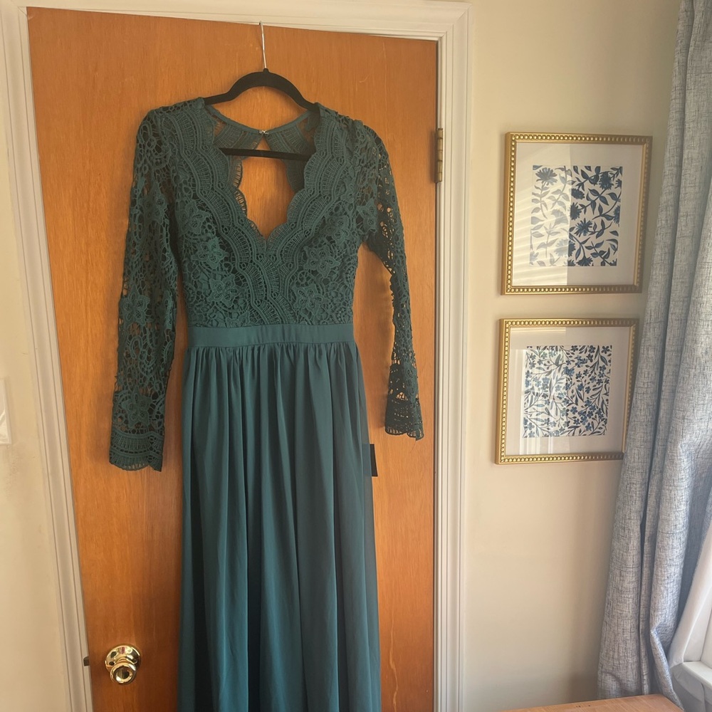 Women's Emerald Lace Long-Sleeve Maxi Dress
